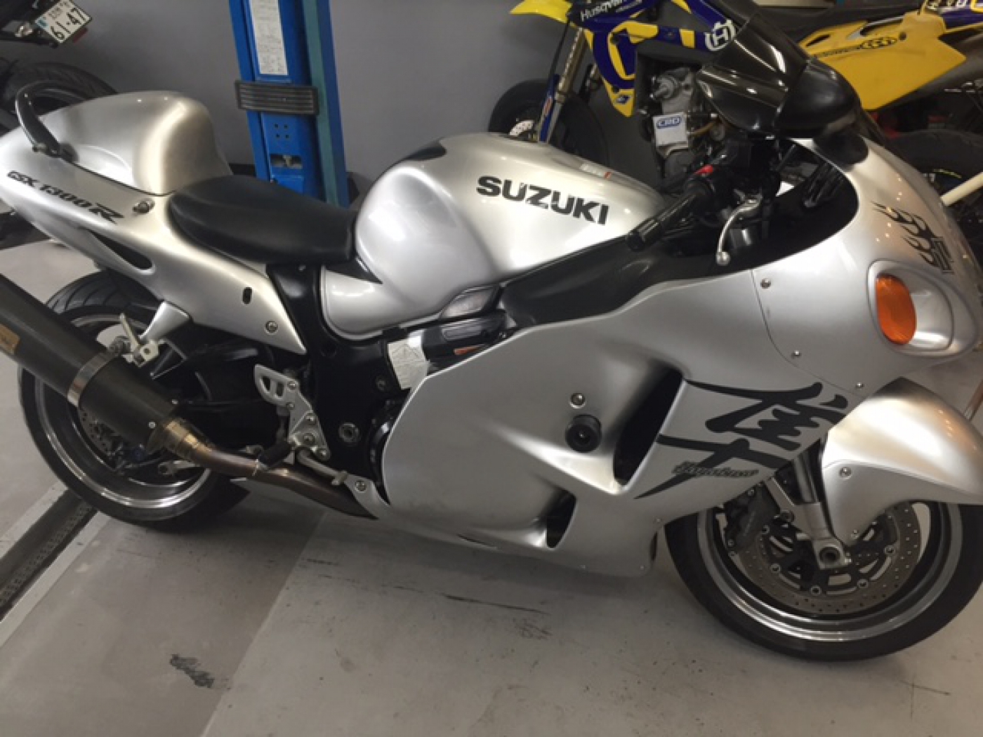 スズキ　ＧＳＸ１３００隼　オイル交換